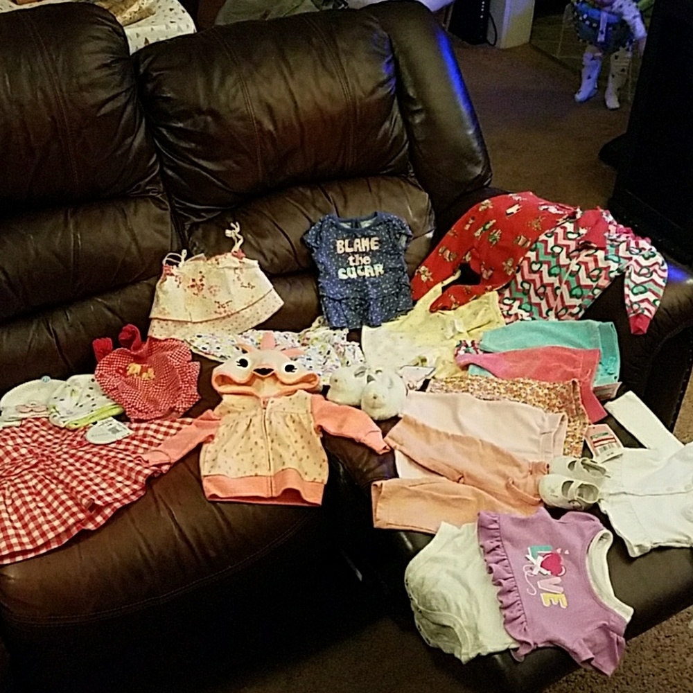 Lot of 22 Baby Girl Clothes Sized 0-3 months